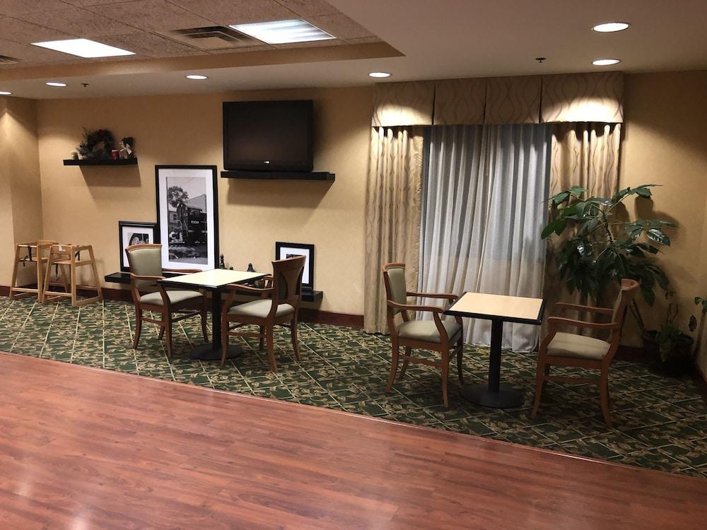 Hampton Inn Sidney מראה חיצוני תמונה